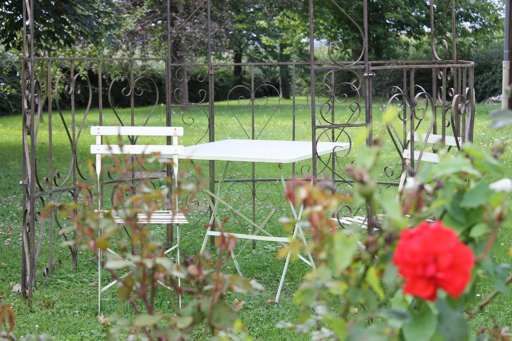 Auberge De Villequier Екстериор снимка