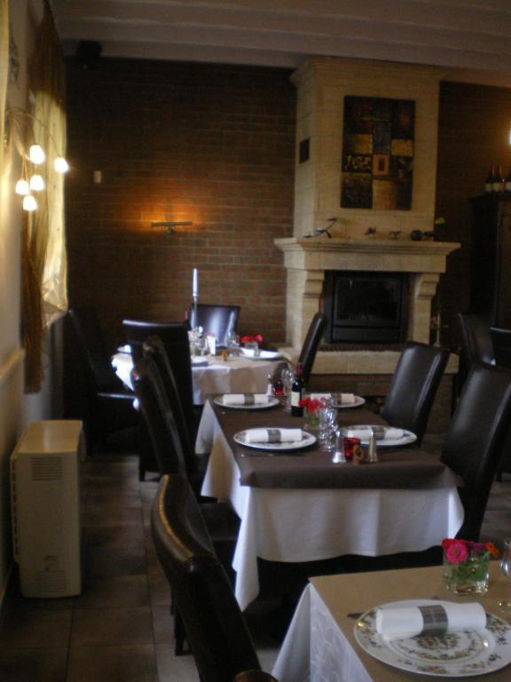 Auberge De Villequier Екстериор снимка